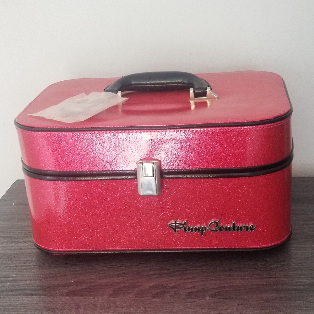 NWT Lux de Ville Train Case